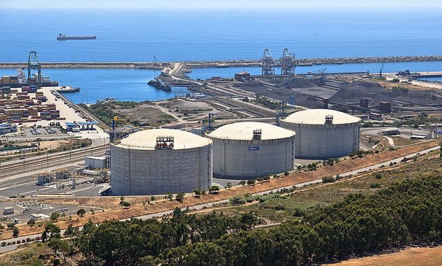 Liquified natural gas terminal - photo by  Tgegasengineering
