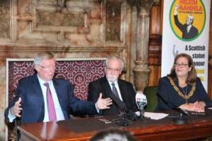 Sir Alex Ferguson, Brian Filling and Eva Bolander at the press conference to launch the NMSMF.