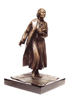 The maquette of the statue can be seen in the Marx Memorial Library. The full-size statue is cast in bronze and awaits finishing and patination at the foundry. Sculptor: Ian Walters