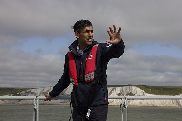 Rishi Sunak tries to fend off defeat. Pic by Prime Minister